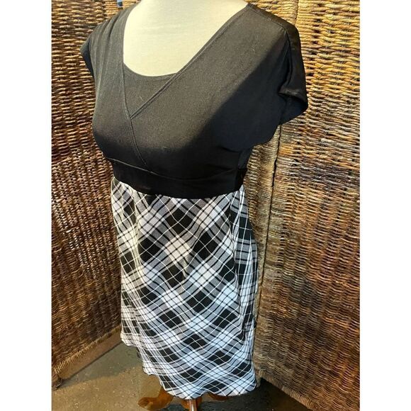 La Belle Girls Dress 16 - Picture 6 of 8